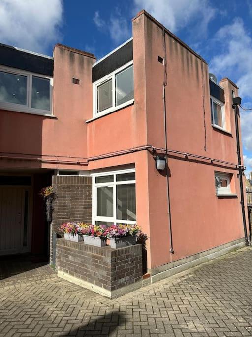 Stylish, Smart & Fun 4 Bed Home London Exterior photo
